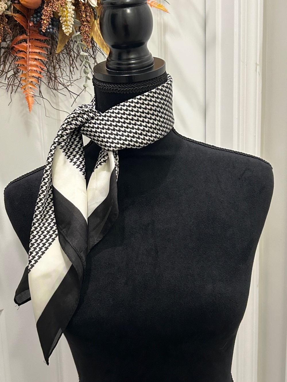 Classic Black & Ivory Houndstooth Neck Scarf